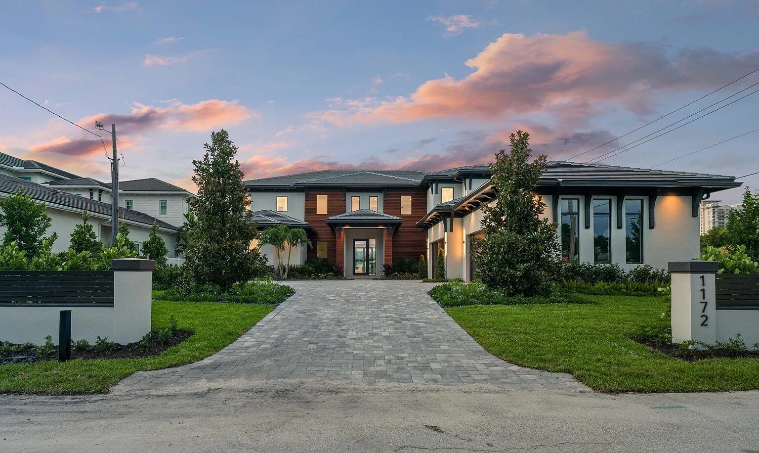 1172 S Harbor