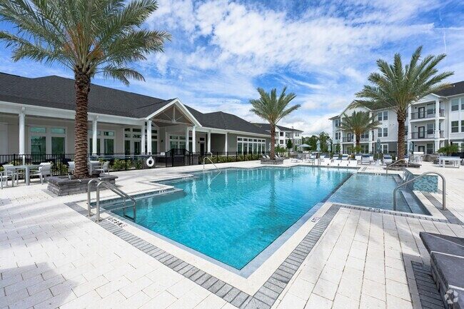 The Bradley Daytona — 300-unit luxury multifamily pool and clubhouse