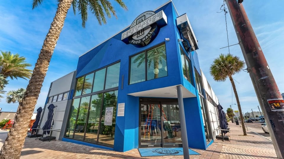 Wave Food Hall, Cocoa Beach — ACG ESWindows storefront installation
